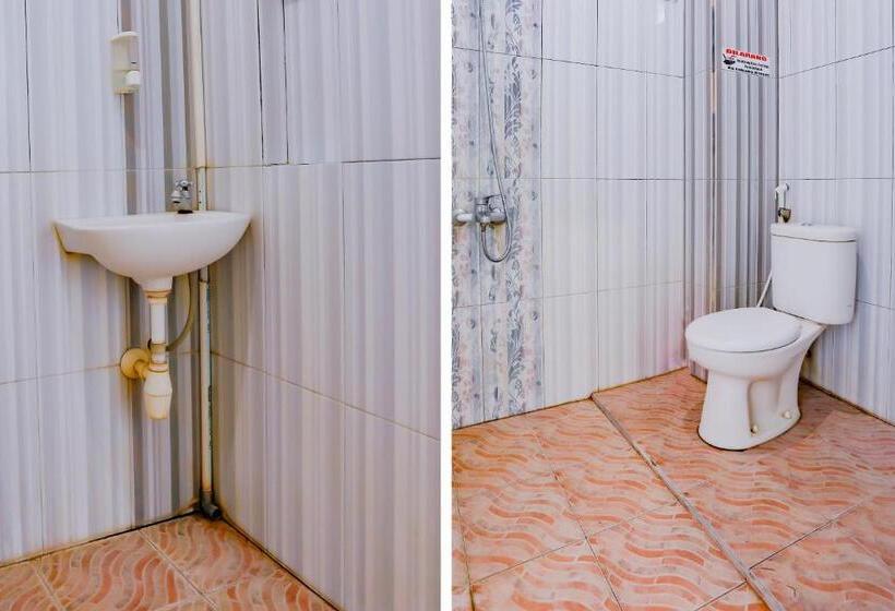 בית מלון כפרי Reddoorz Syariah At Jalan Pramuka