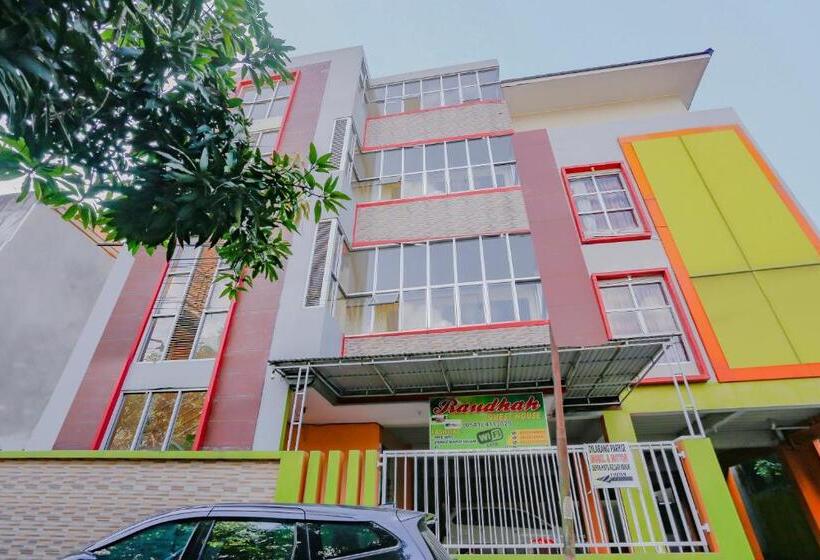 בית מלון כפרי Reddoorz Syariah At Jalan Pramuka