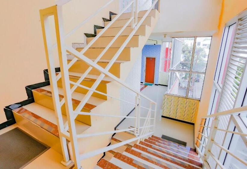 בית מלון כפרי Reddoorz Syariah At Jalan Pramuka