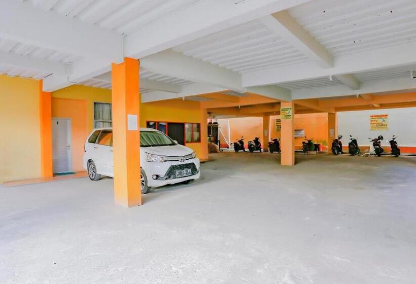 בית מלון כפרי Reddoorz Syariah At Jalan Pramuka