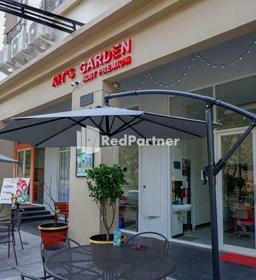 Отель Rit S Garden At Citragrand Semarang Mitra Reddoorz