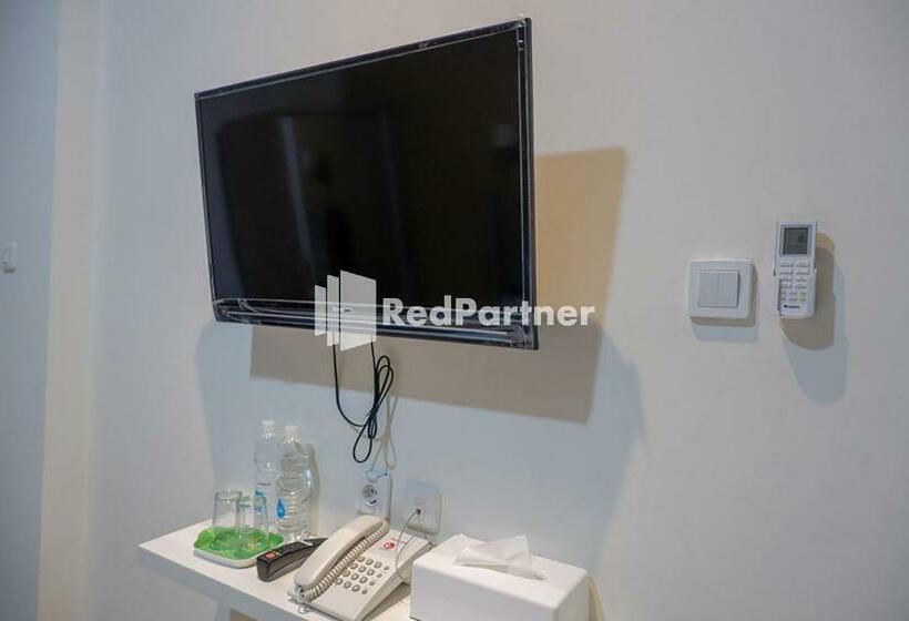 Отель Rit S Garden At Citragrand Semarang Mitra Reddoorz