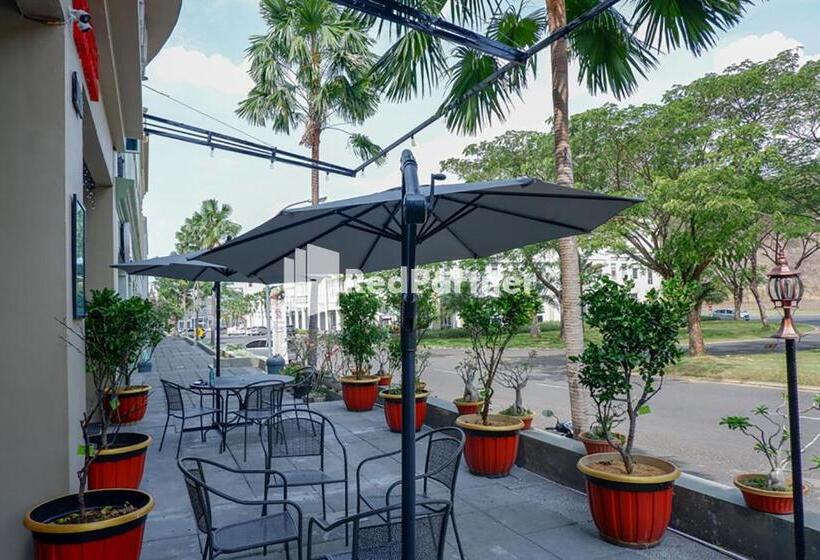 Отель Rit S Garden At Citragrand Semarang Mitra Reddoorz
