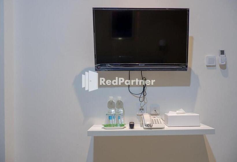 Отель Rit S Garden At Citragrand Semarang Mitra Reddoorz