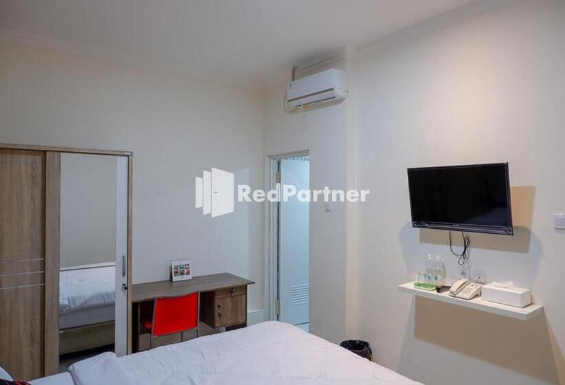 Отель Rit S Garden At Citragrand Semarang Mitra Reddoorz