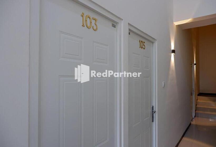 Отель Rit S Garden At Citragrand Semarang Mitra Reddoorz