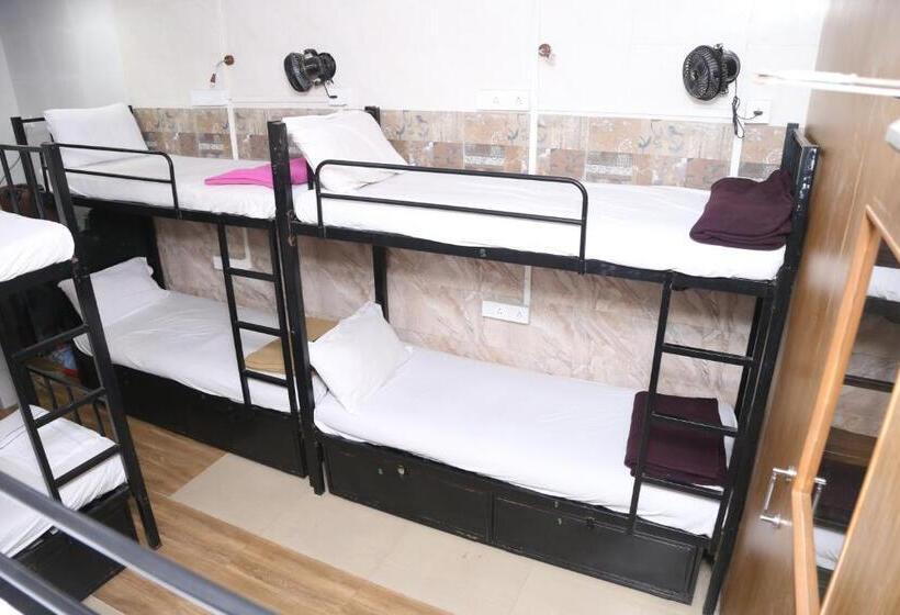 هتل Super Sleepwell Male Female Hostel