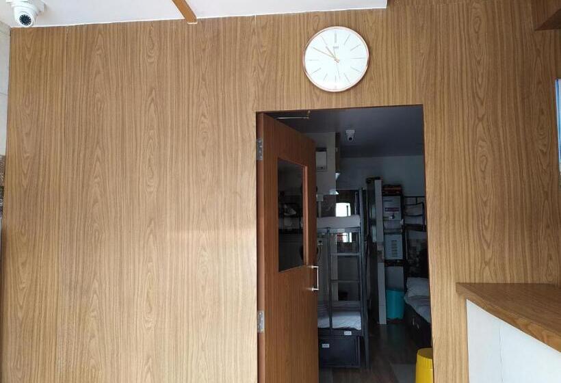 هتل Super Sleepwell Male Female Hostel