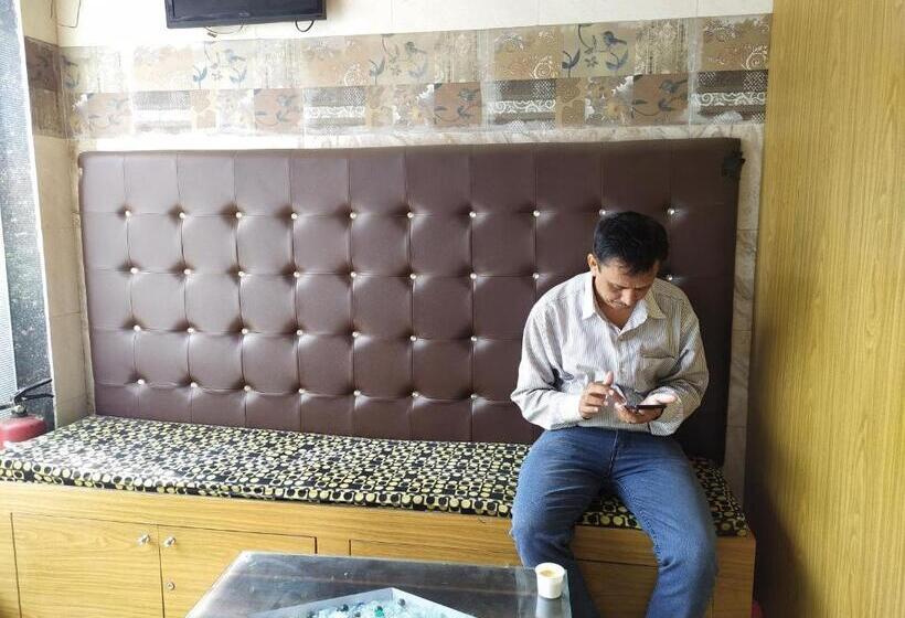 هتل Super Sleepwell Male Female Hostel