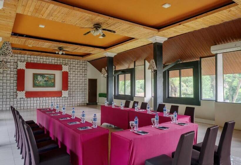 Отель The Village Resort Bogor