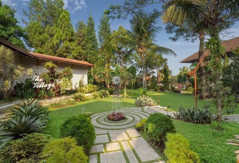 Отель The Village Resort Bogor