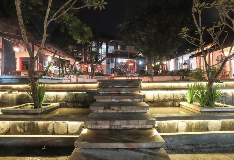 Отель The Village Resort Bogor