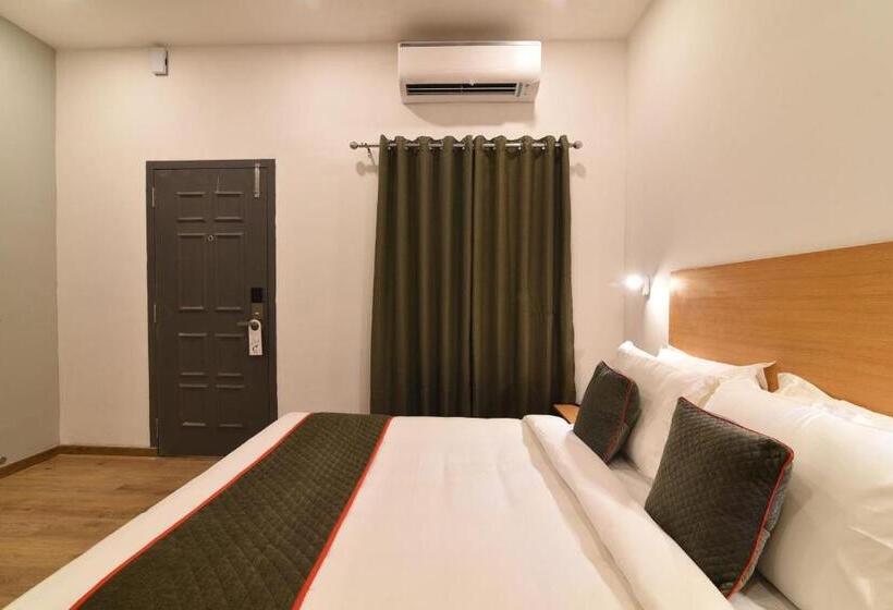 هتل Super Townhouse Royapettah Near U.s Consulate