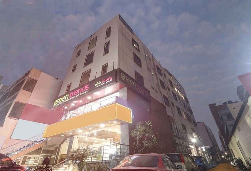 בית מלון כפרי Treebo Pride Inn Botanica