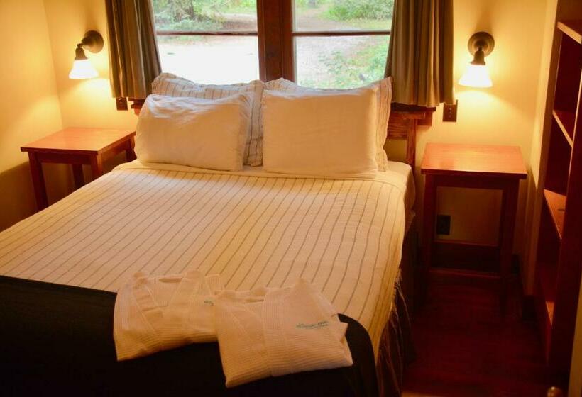 منتجع Johnston Canyon Lodge & Bungalows