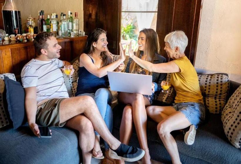 הוסטל Casa Macabéa