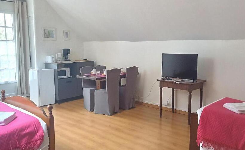 ベッドアンドブレックファースト Chambres D Hôtes La Cavalière