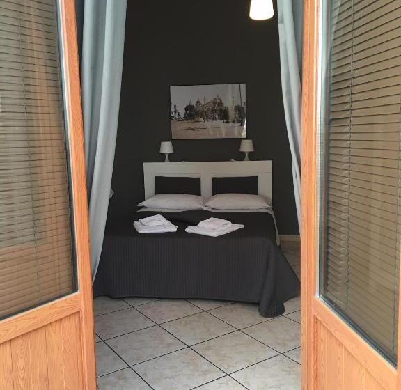 مبيت وإفطار Platamone Rooms