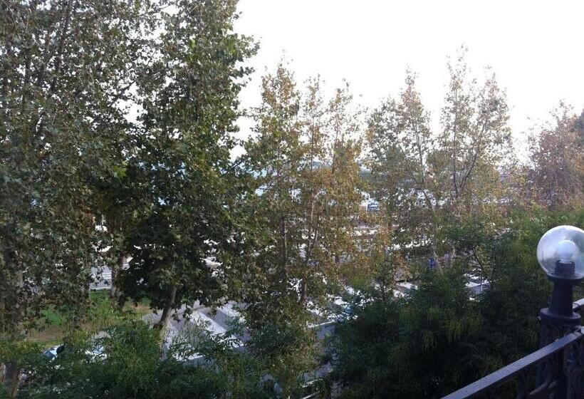 مبيت وإفطار Platamone Rooms