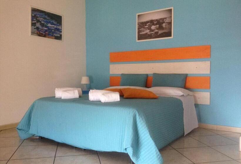 مبيت وإفطار Platamone Rooms