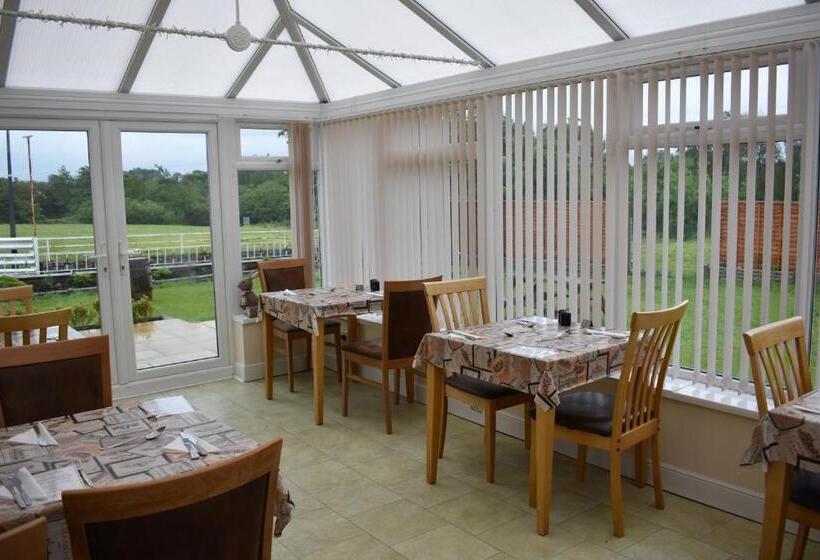 צימר Taldrwst Farmhouse