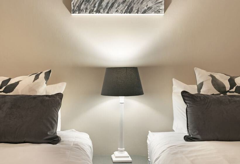 Big Bay Beach Club 21 By Hostagents