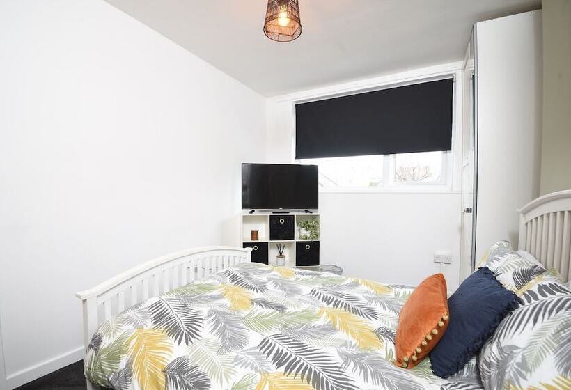 Cosy And Modern 2 Bed Family House In Abergele