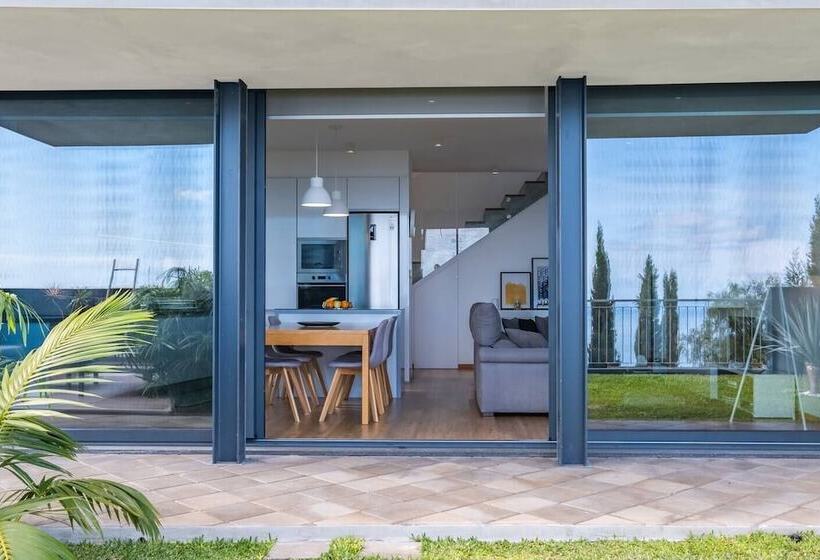 Cristiano Ronaldo Airport View