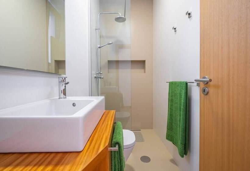 Cristiano Ronaldo Airport View