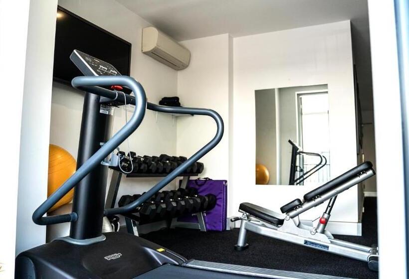 Crown On Darby Newcastle