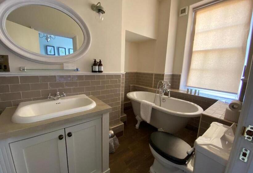 هتل Kedleston Country House B&b