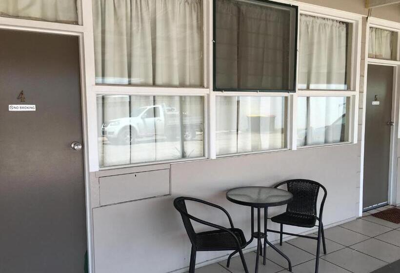 モーテル Plantation Park Motor Inn