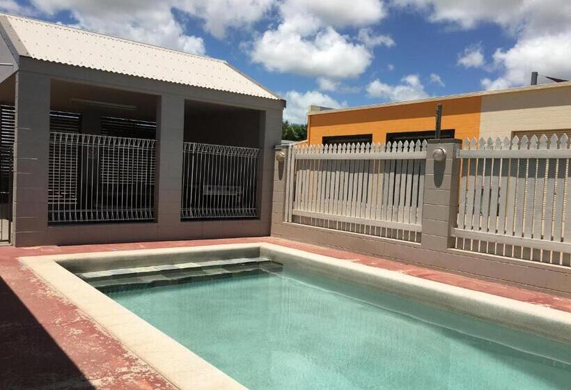 فندق على الطريق Plantation Park Motor Inn