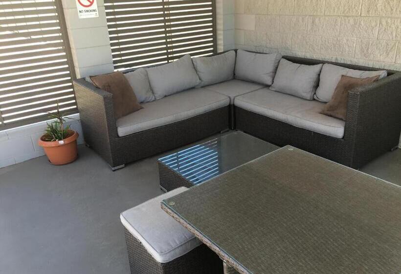 فندق على الطريق Plantation Park Motor Inn