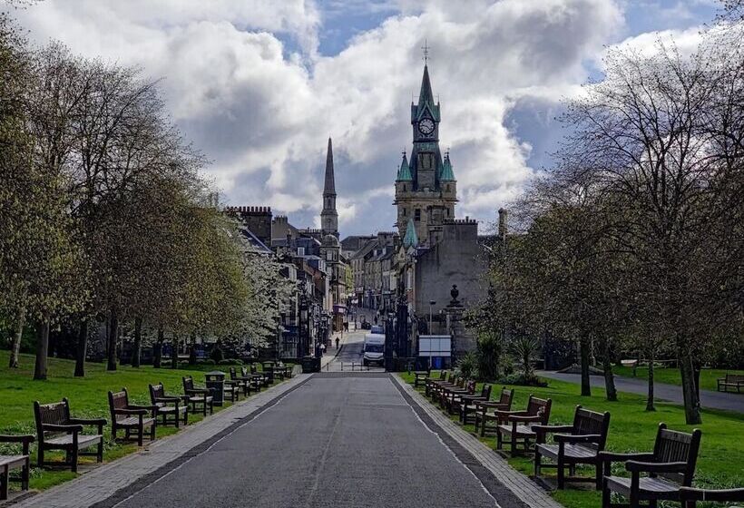 New Fabulous 2bd Maisonette Dunfermline, Fife