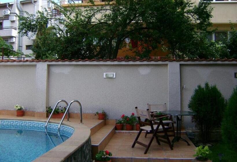 بنسيون Villa Diana