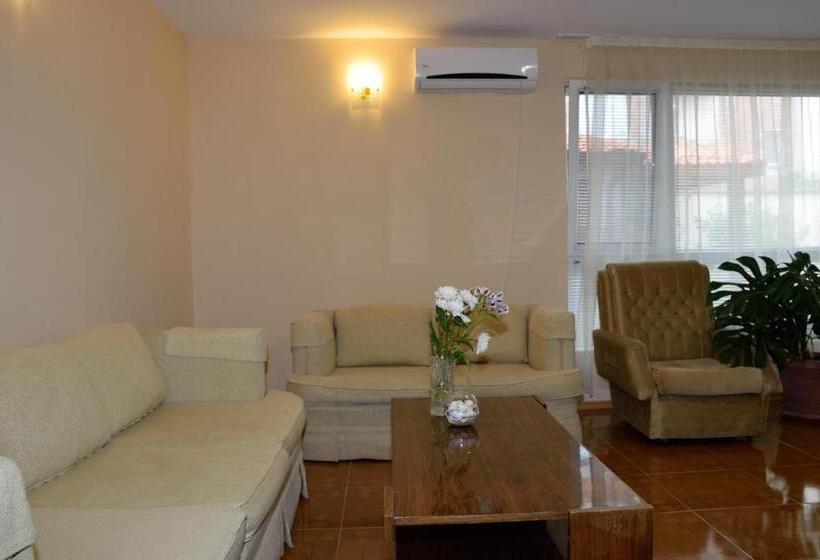 بنسيون Villa Diana