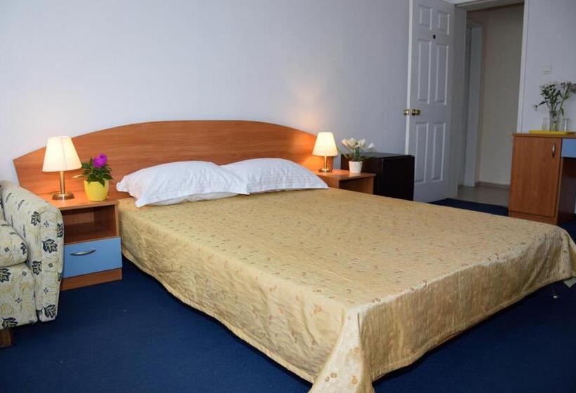 بنسيون Villa Diana