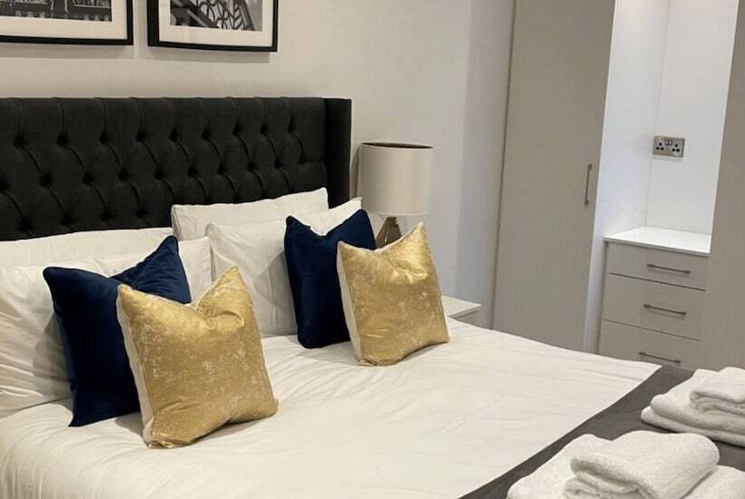 The Stables, Chester Luxury Apartments By Polkastays