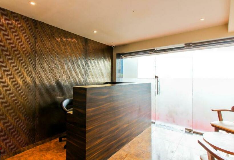 Albergue Hygeinic Airport Dormitory Near By Bom