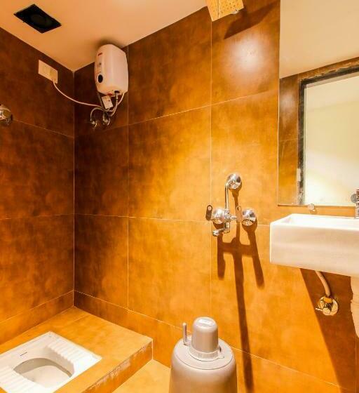 Albergue Hygeinic Airport Dormitory Near By Bom