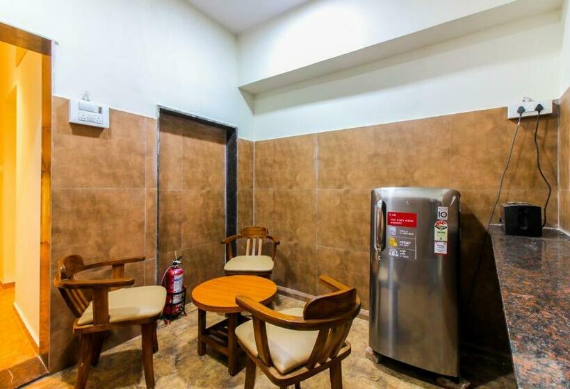 Albergue Hygeinic Airport Dormitory Near By Bom