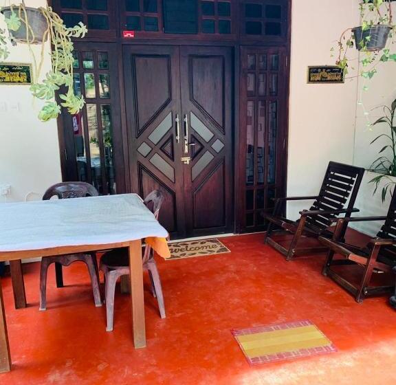 Hostel Little Cottage