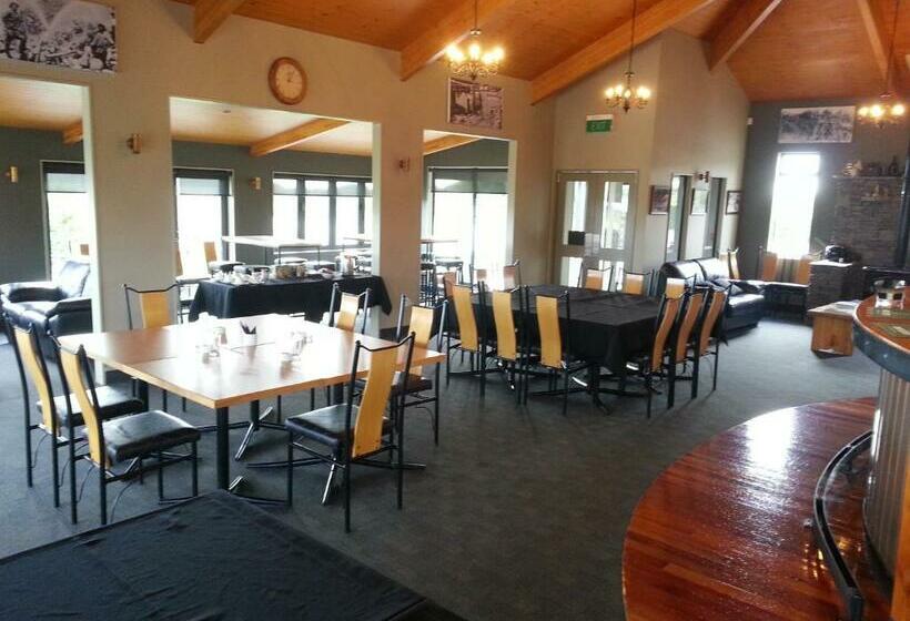 هاستل Stations Inn