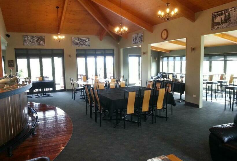 هاستل Stations Inn