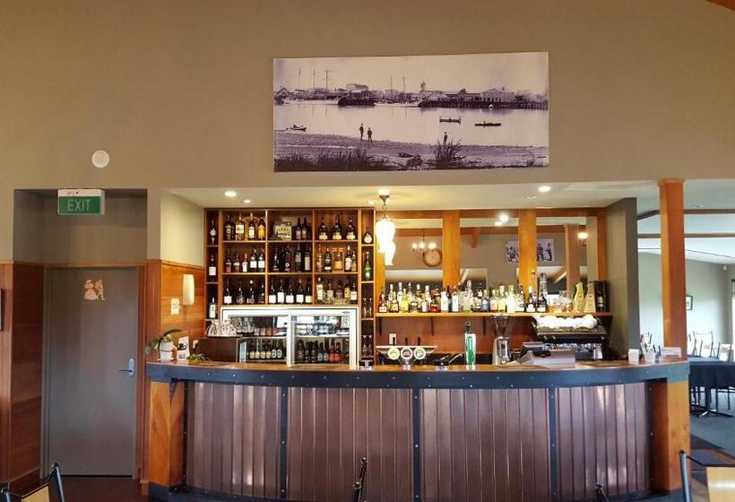 הוסטל Stations Inn