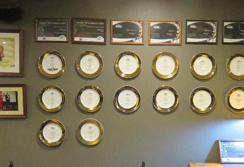 هاستل Stations Inn