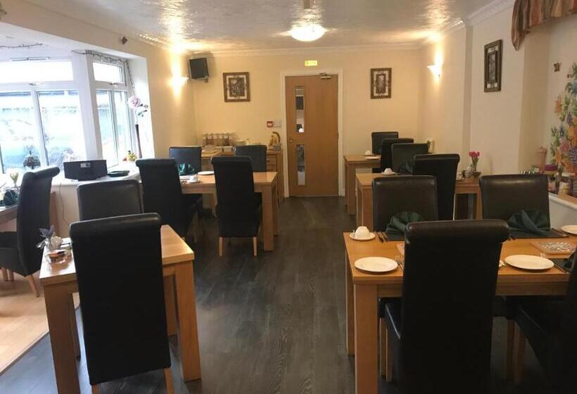 צימר Bron Menai Guest House