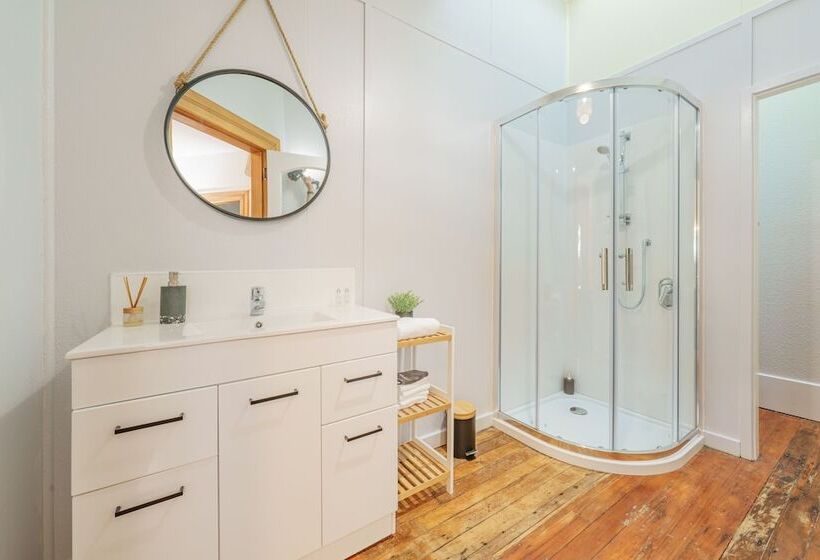 Esplanade Apartments