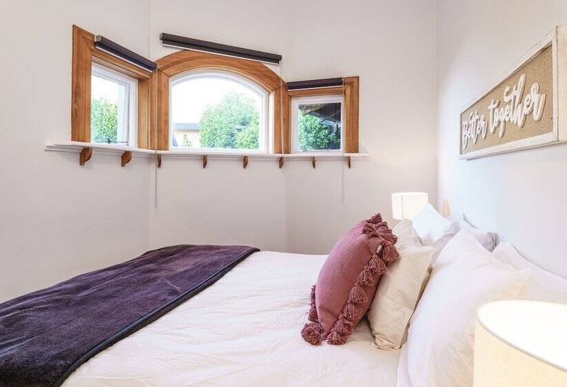 Esplanade Apartments